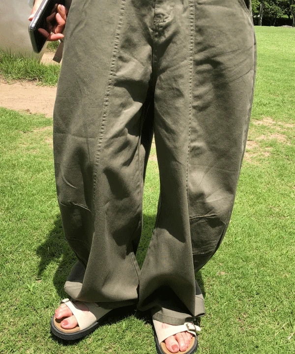 ワイドパンツ