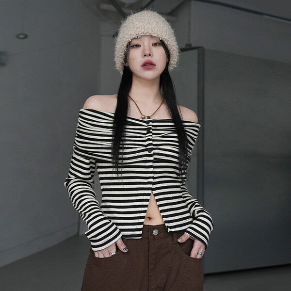 Cookie and k striped off-shoulder T-shirt