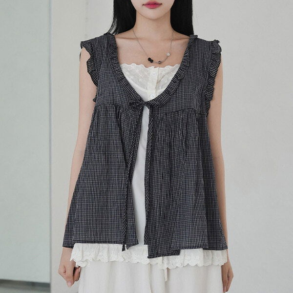 Fine layered check blouse