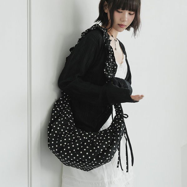 Moni Dot Shirring Shoulder Bag