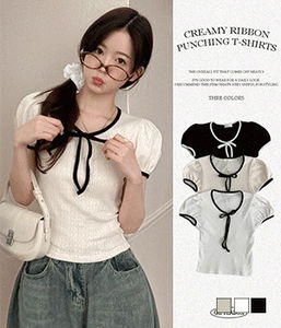 奶油色簍空蝴蝶結拼接褶皺短袖T恤