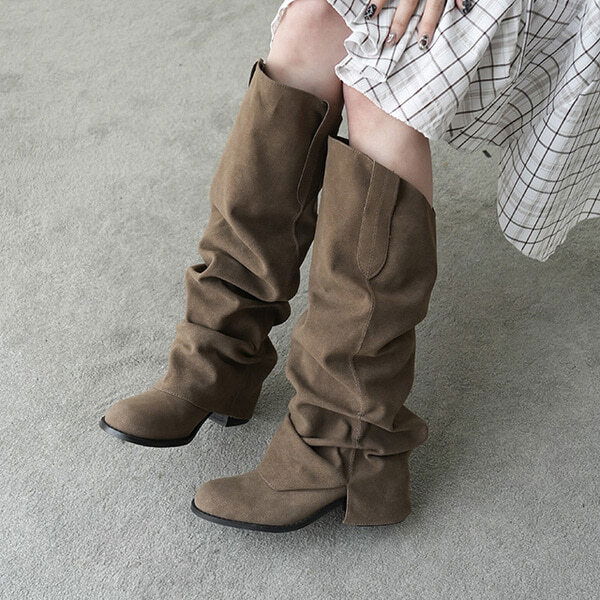 carbine suede boots