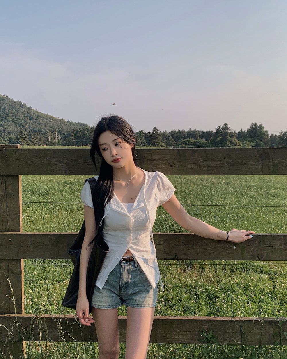 반바지 모델 착용 이미지-S1L87