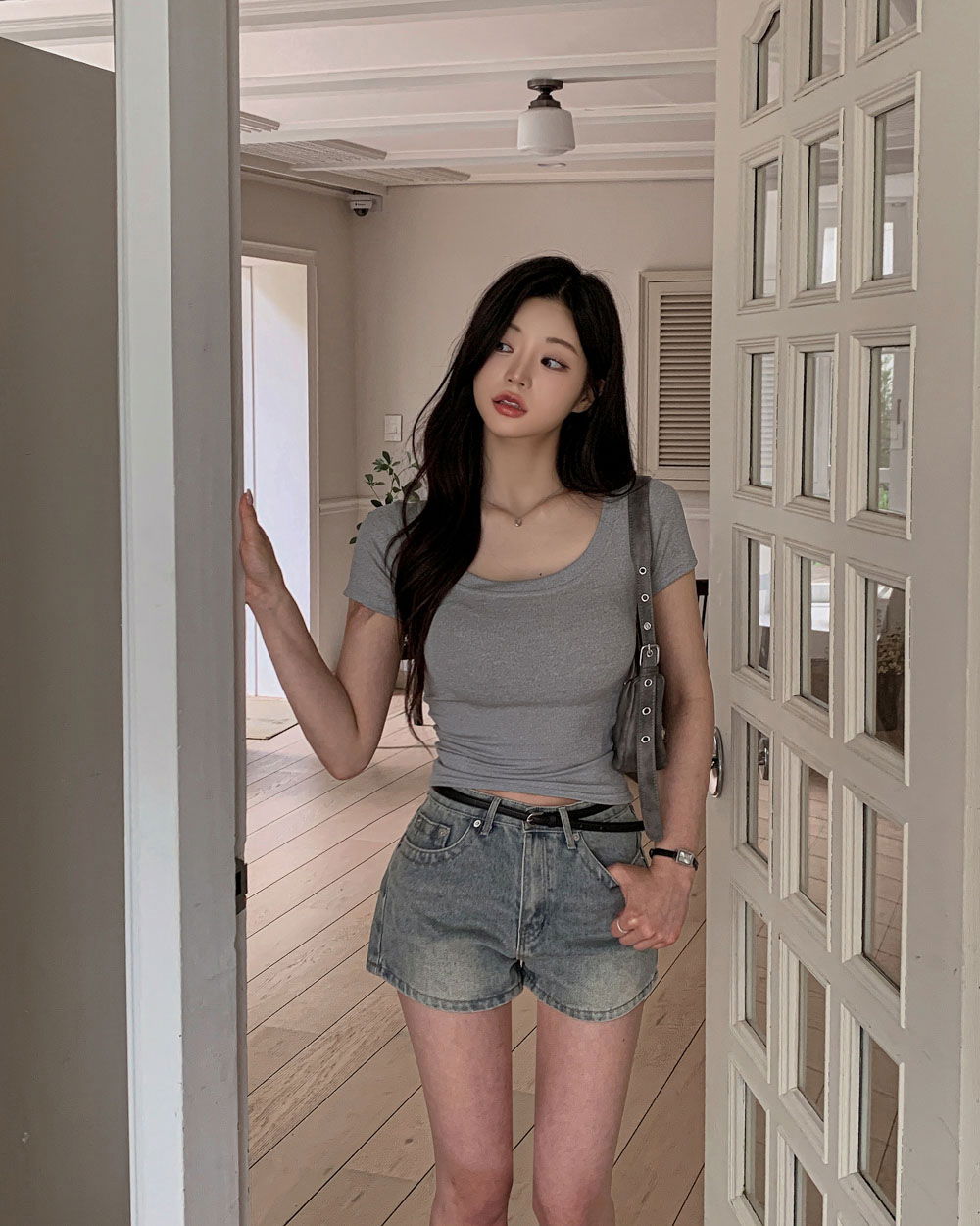 반바지 모델 착용 이미지-S1L165