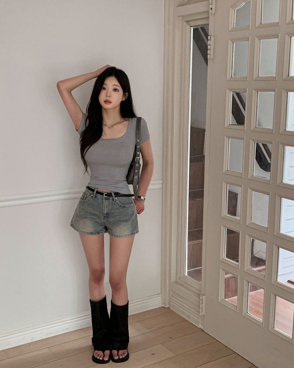 반바지 모델 착용 이미지-S1L176