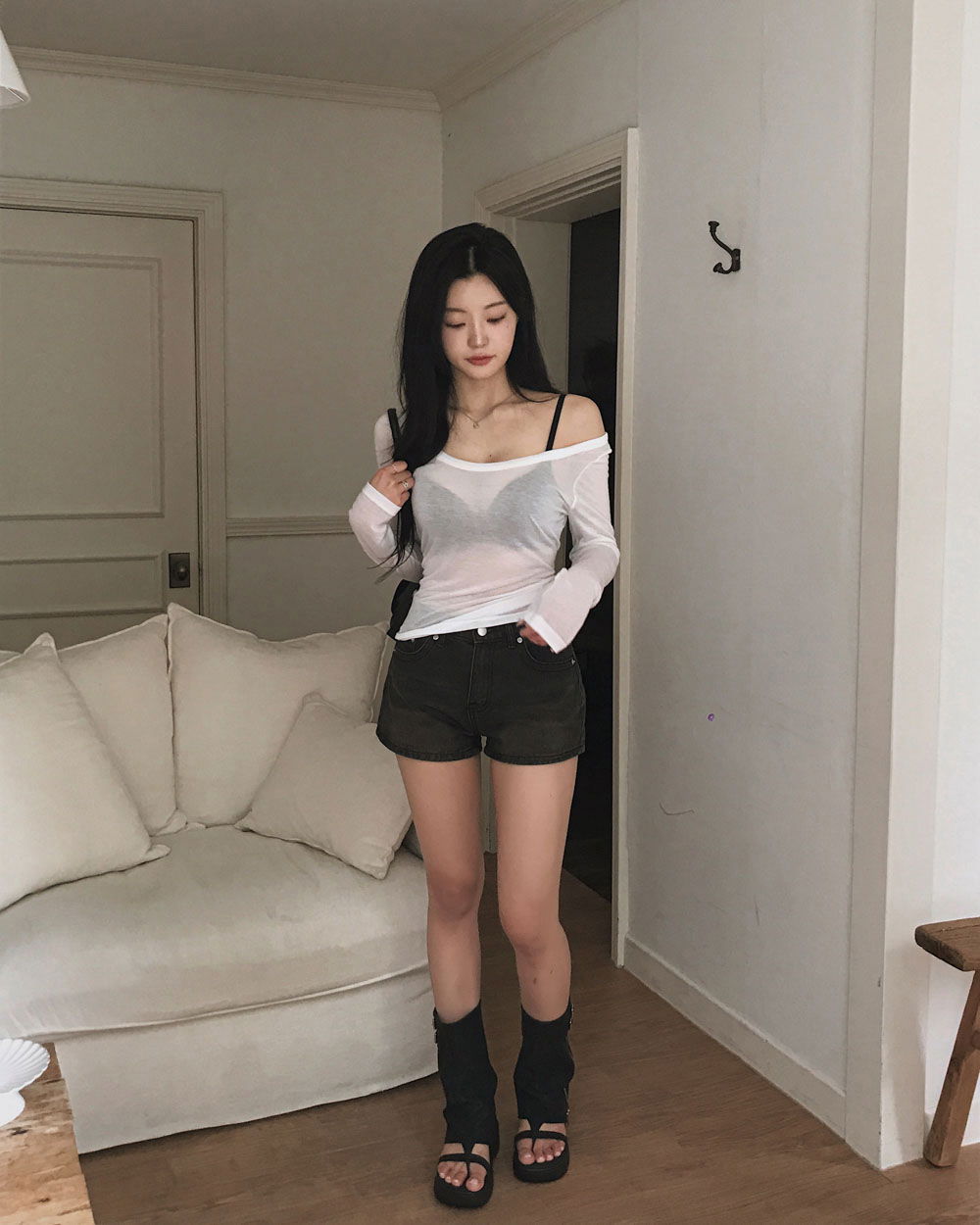 반바지 모델 착용 이미지-S1L125
