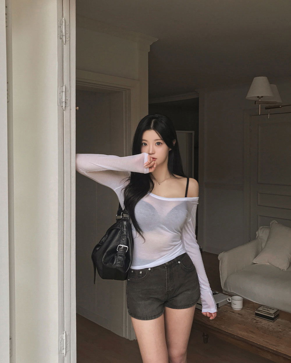 반바지 모델 착용 이미지-S1L135
