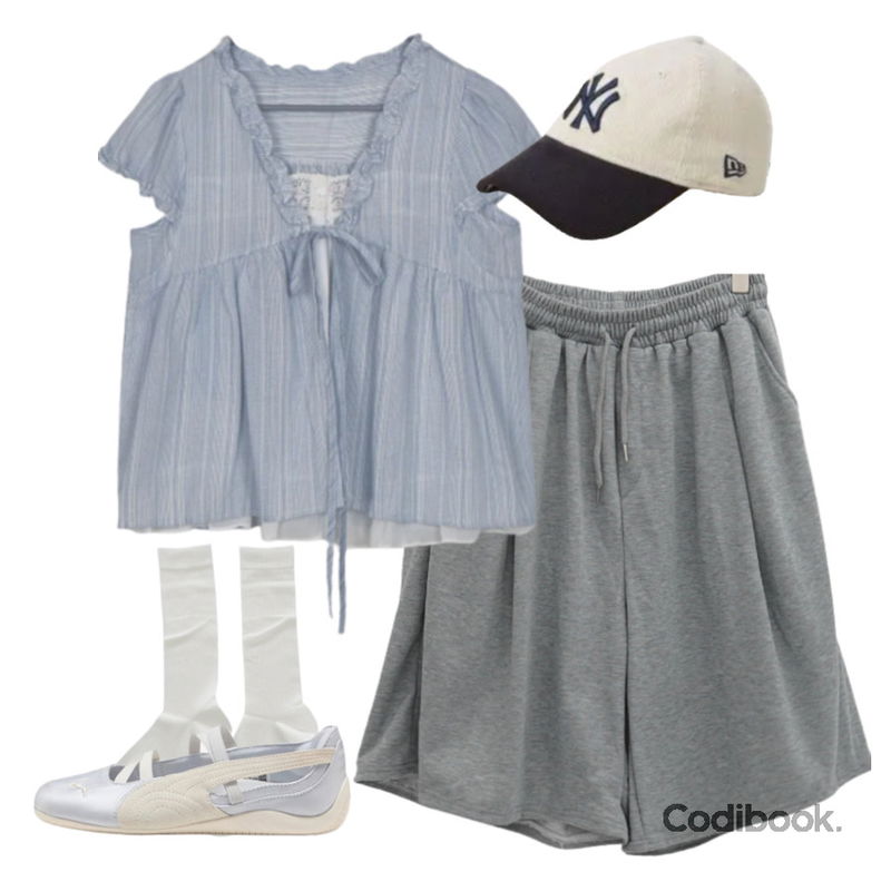 ondeed 퓨콘 여름 시스루 골지 주름 삭스 양말,DAILYJOU 오비 핀턱 와이드 버뮤다 트레이닝 팬츠,EEZEE Striped Set Puff Sleeve Shirt SH015등을 매치한 코디