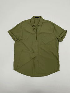 奶油色寬鬆尼龍半袖襯衫