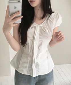 褶邊蝴蝶結澎袖襯衫