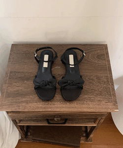 Twish Ribbon Sandals