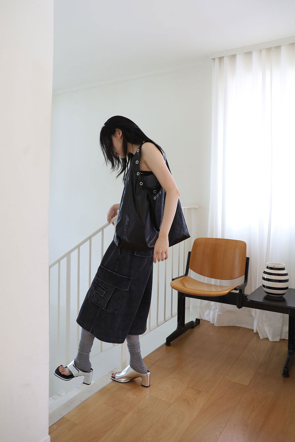 가방 모델 착용 이미지-S1L15