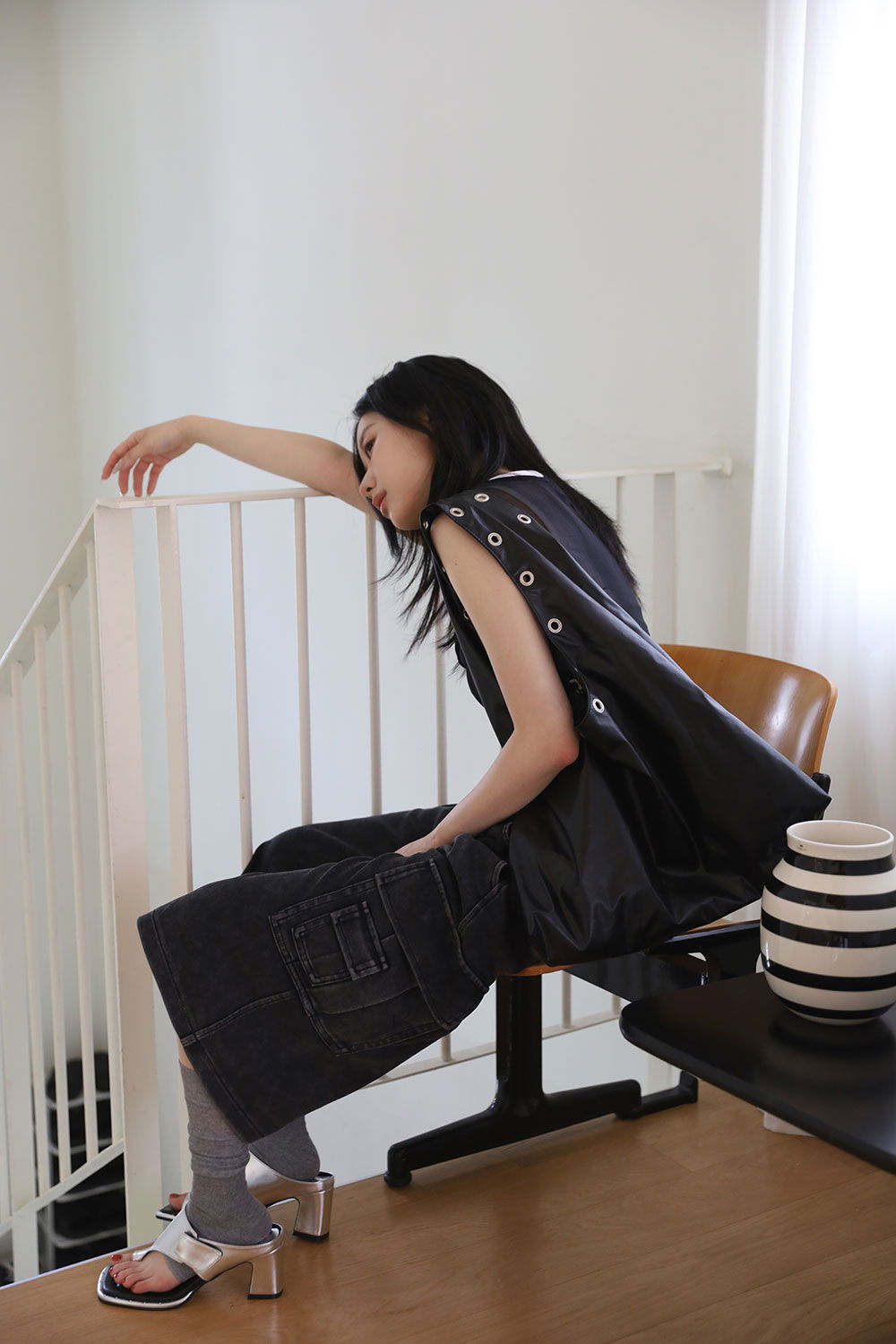 가방 모델 착용 이미지-S1L21