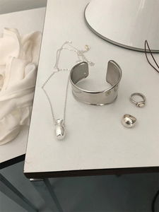 curve bangle