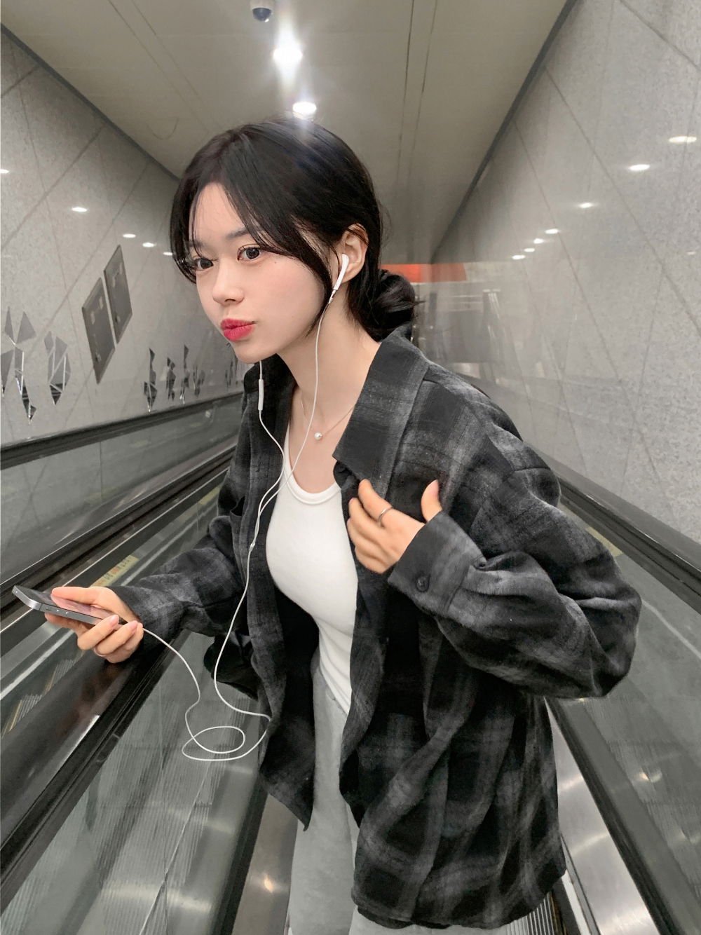 악세사리 모델 착용 이미지-S5L9