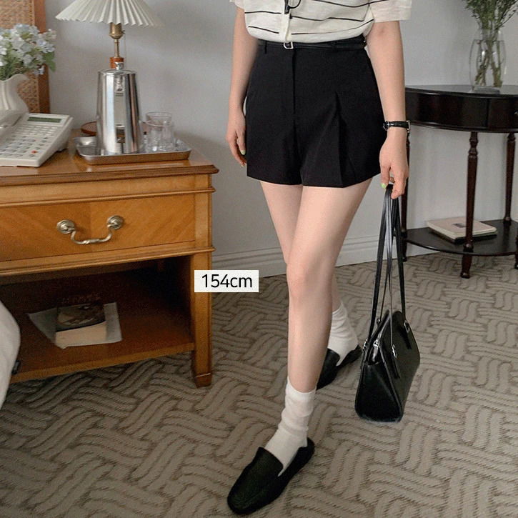 Berry Short 3 Back Pocket Short Slacks