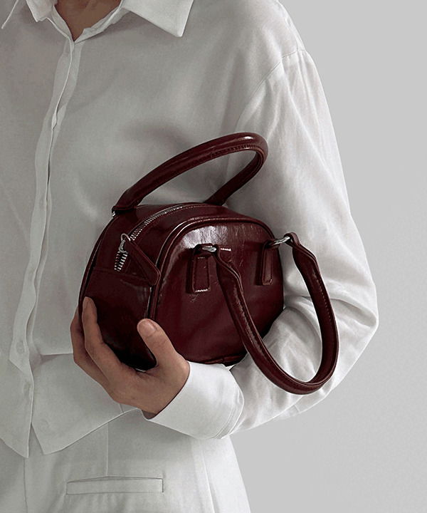Dubbed leather two-way cross bag 肩背包