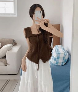 Brownie Sleeveless bl