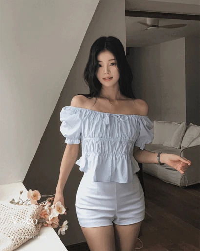 비스코 스퀘어넥 밴딩 리본 퍼프 허리잘록 트임 프릴 스모크밴딩 반팔 블라우스