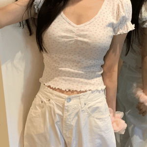 (휴가룩) 헤이 잔꽃 브이넥 펀칭 셔링 퍼프 프릴 티셔츠 (2color)