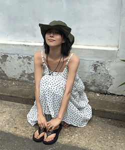 瑪麗花朵綁帶背心分層長版洋裝