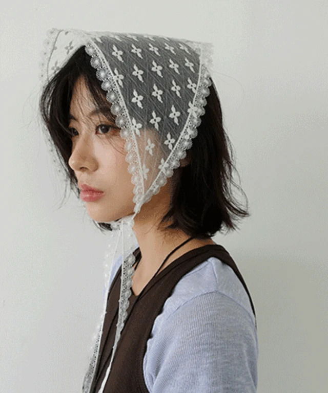 네미스 클로버 레이스 시스루 커치프 스카프
