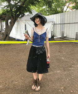 休閒鉚釘運動百慕大短褲