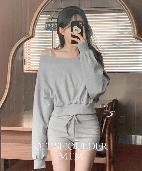 Tonin Off-Shoulder Sweatshirt T-Shirt