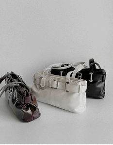 Mapu #Buckle Keyring Square Shoulder Bag
