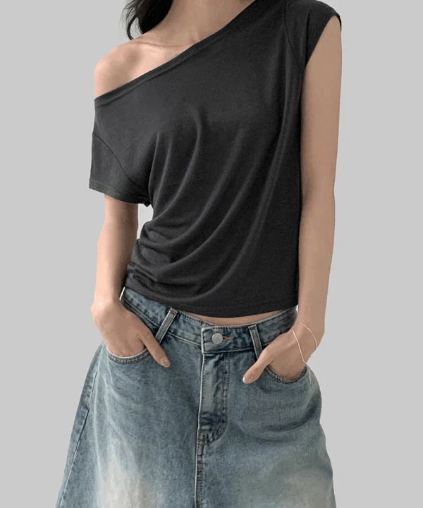 Koher Unbal Off-Shoulder Tencel T-Shirt