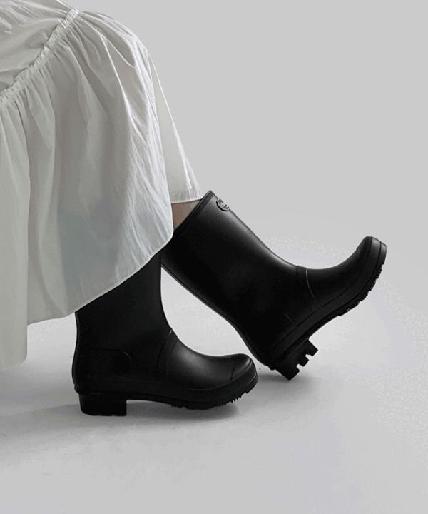 Chuin middle rain boots