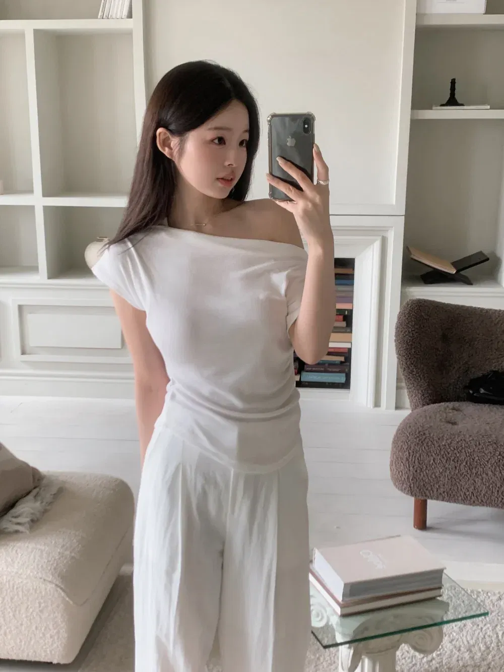 반팔 티셔츠 모델 착용 이미지-S8L2