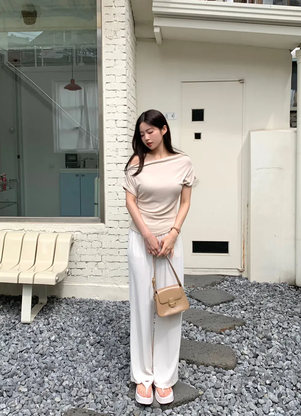 반팔 티셔츠 모델 착용 이미지-S2L16