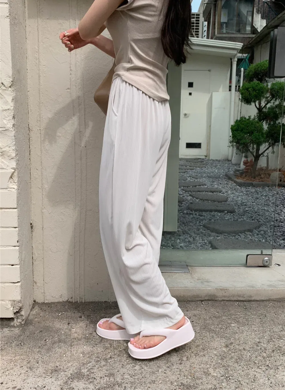 반팔 티셔츠 모델 착용 이미지-S2L32