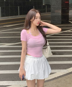 일체형 홀터넥 레이어드 크롭 티셔츠