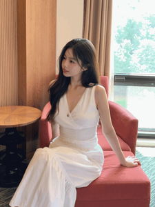 Deer V-Neck Punching Lace Sleeveless Top (2 colors)