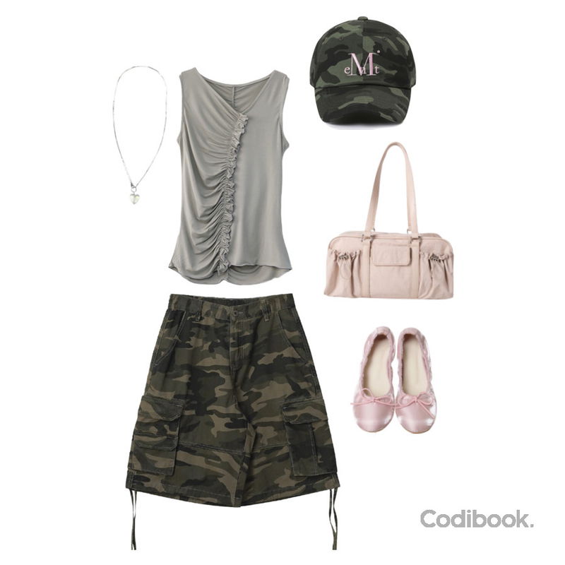 anyonemore 티이 하트 볼 목걸이 (2color),Linenne gradi flat shoes (4color),VIVIC DIDI SHIRRING POCKET BOWLING BAG (6COLORS)등을 매치한 코디