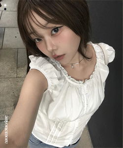 蕾絲設計背心襯衫