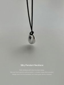 Silky Pendant Necklace