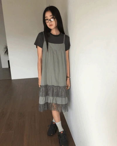 Midi Dresses