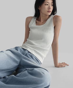 Meriten V V-Neck Ribbed Sleeveless