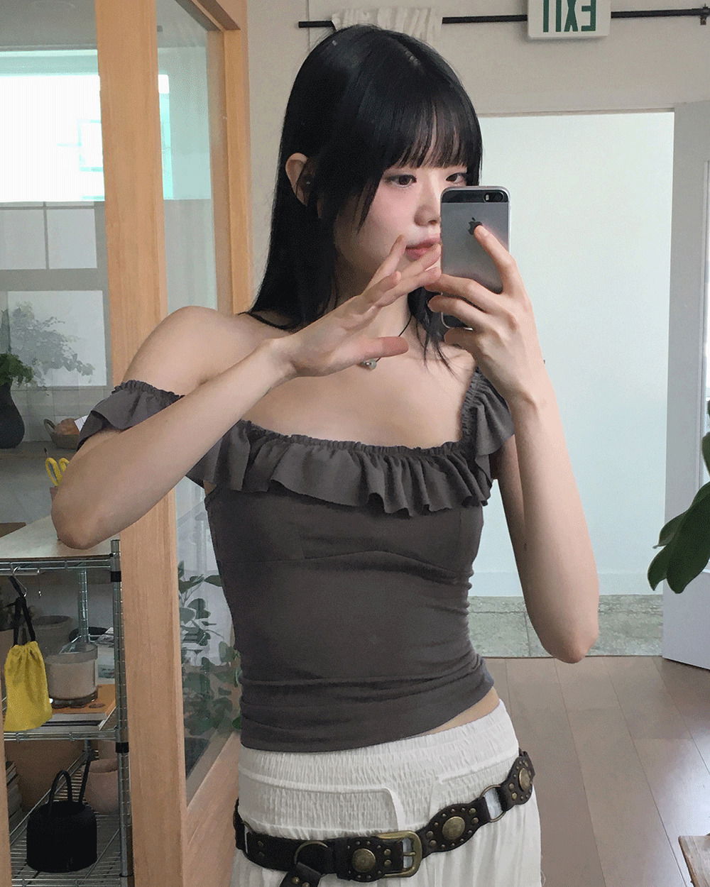 Muir's frill off-shoulder top Sleeveless