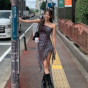 off-the-shoulder-dress