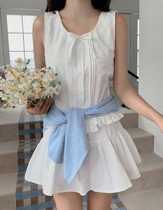 Pom-pom frill pin tuck ribbon blouse