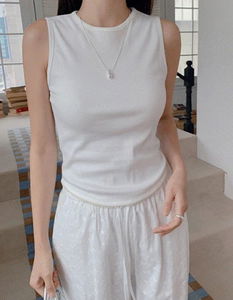 Sleeveless 2-piece clean round neck