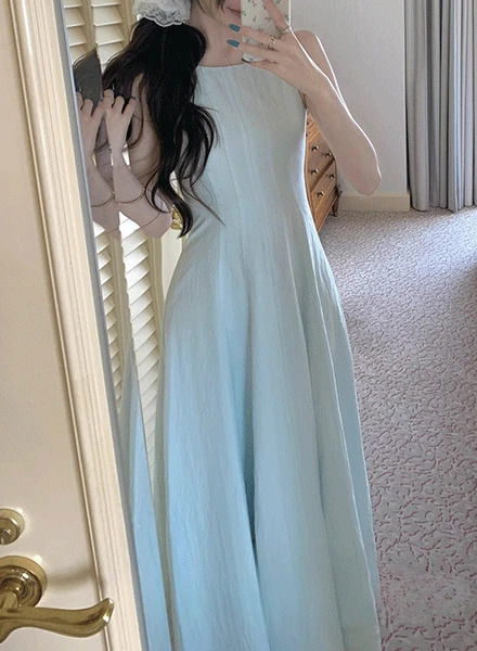 gown