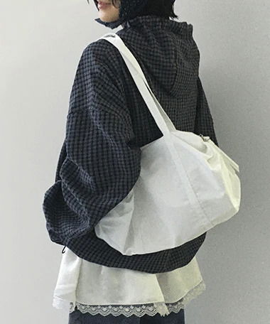 Bask Daily Boston Shoulder Bag