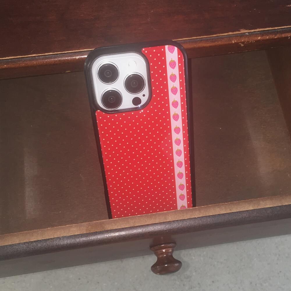 イチゴラインドットエポキシiPhoneケース (当日発送)