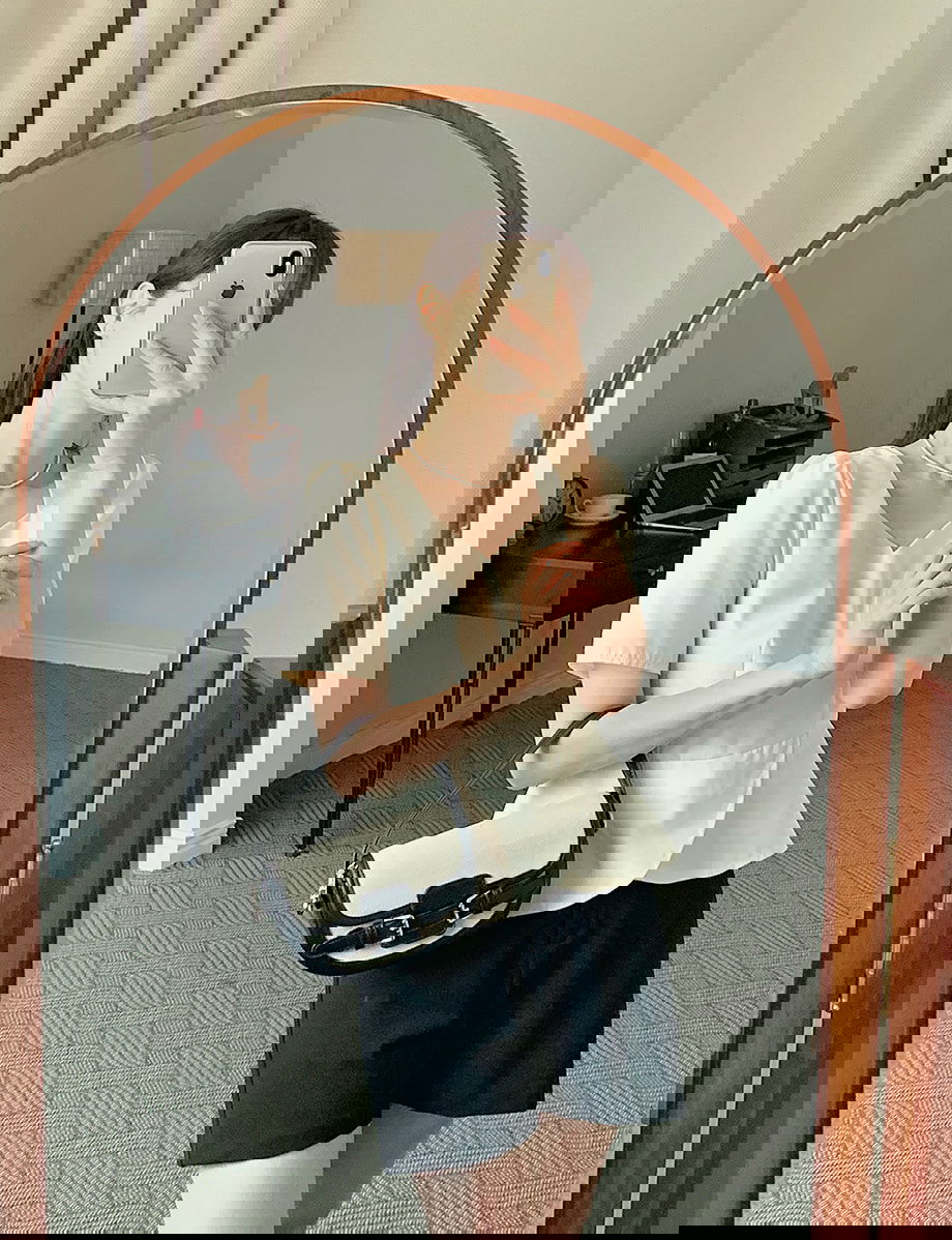 프론드밍 코튼 하트넥 페플럼 블라우스
