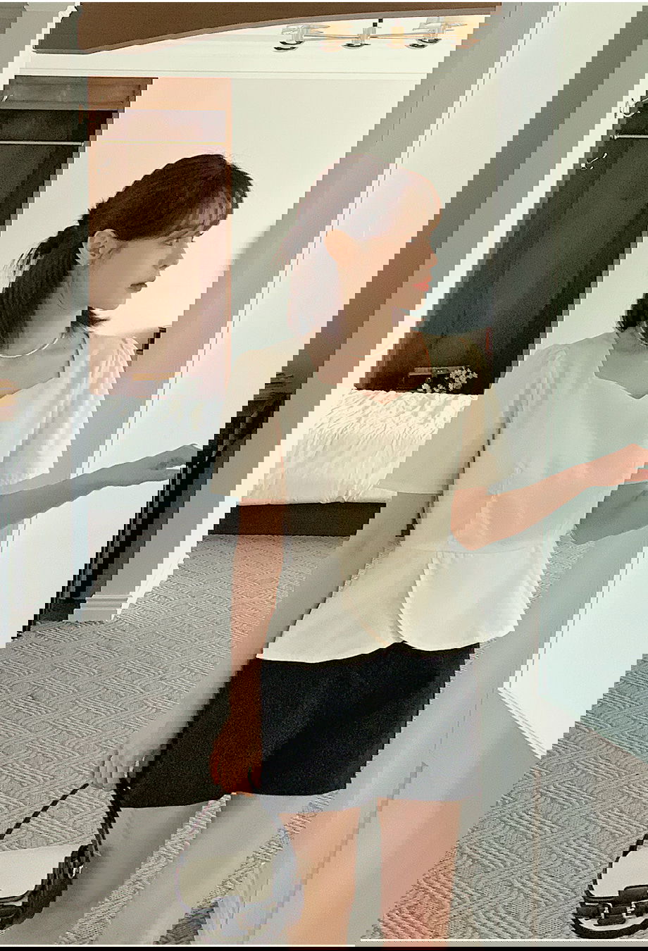 프론드밍 코튼 하트넥 페플럼 블라우스